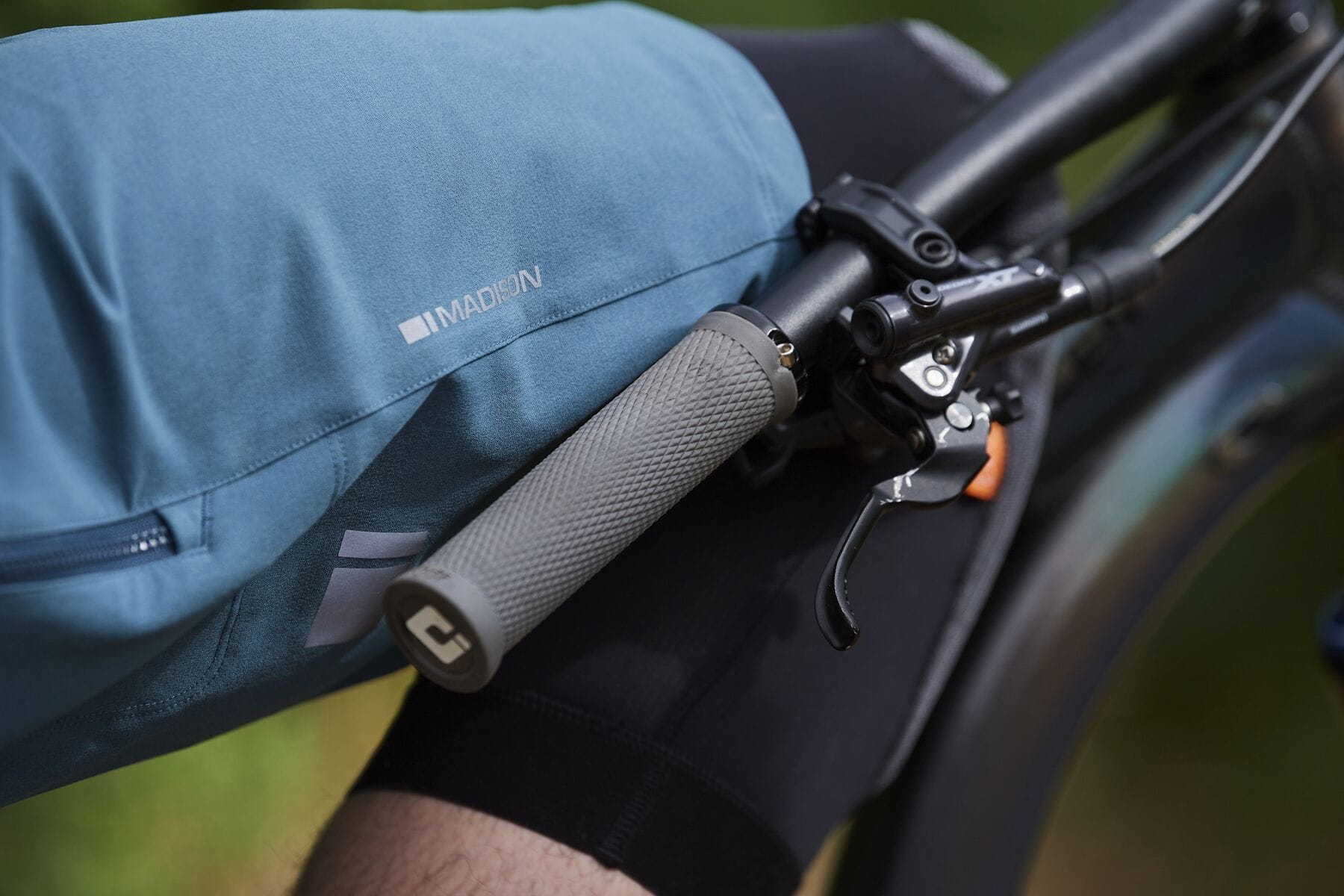 Madison Flux Men s DWR Stretch Trail Short Shorts Bibshorts Freewheel