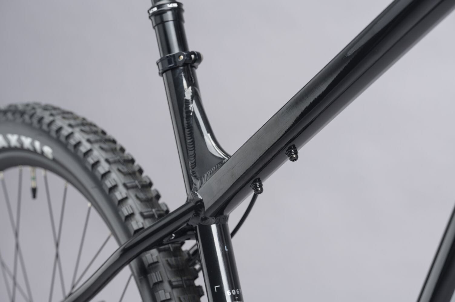 Saracen Mantra LSL Elite Mountain Bikes Freewheel