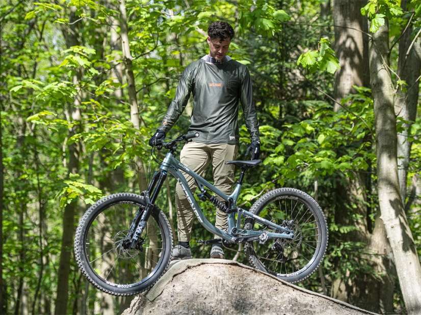 Jono Jones x Saracen Ariel 80 Pro